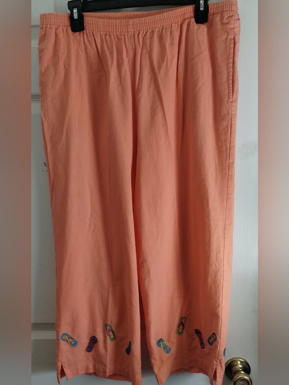 Kim Rogers Linen Blend Coral Capris Pants with Embroidered Flip-Flop Accents